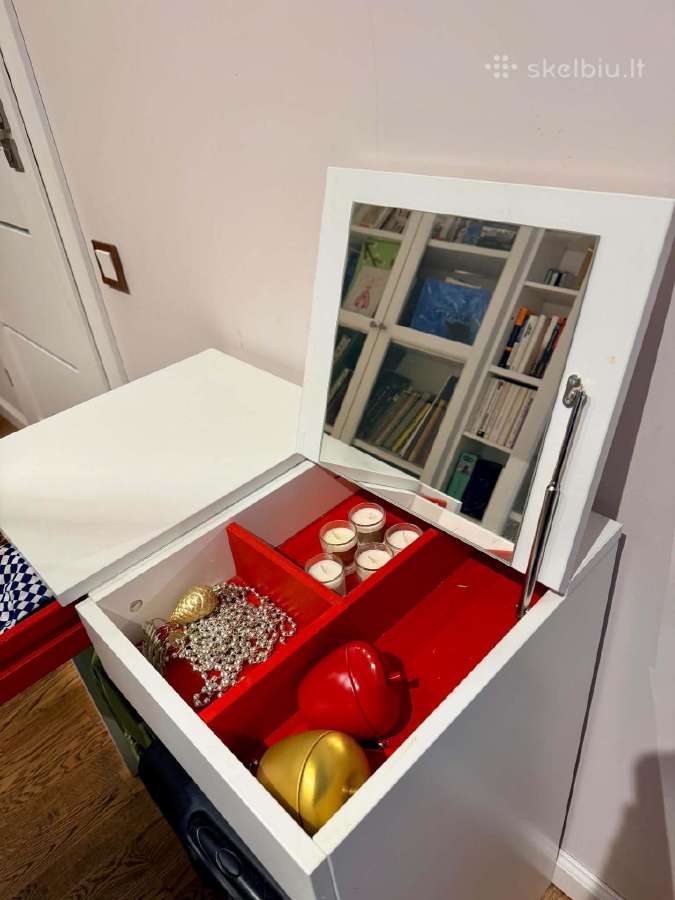 Kosmetinis staliukas Ikea - nuotraukos Nr. 3