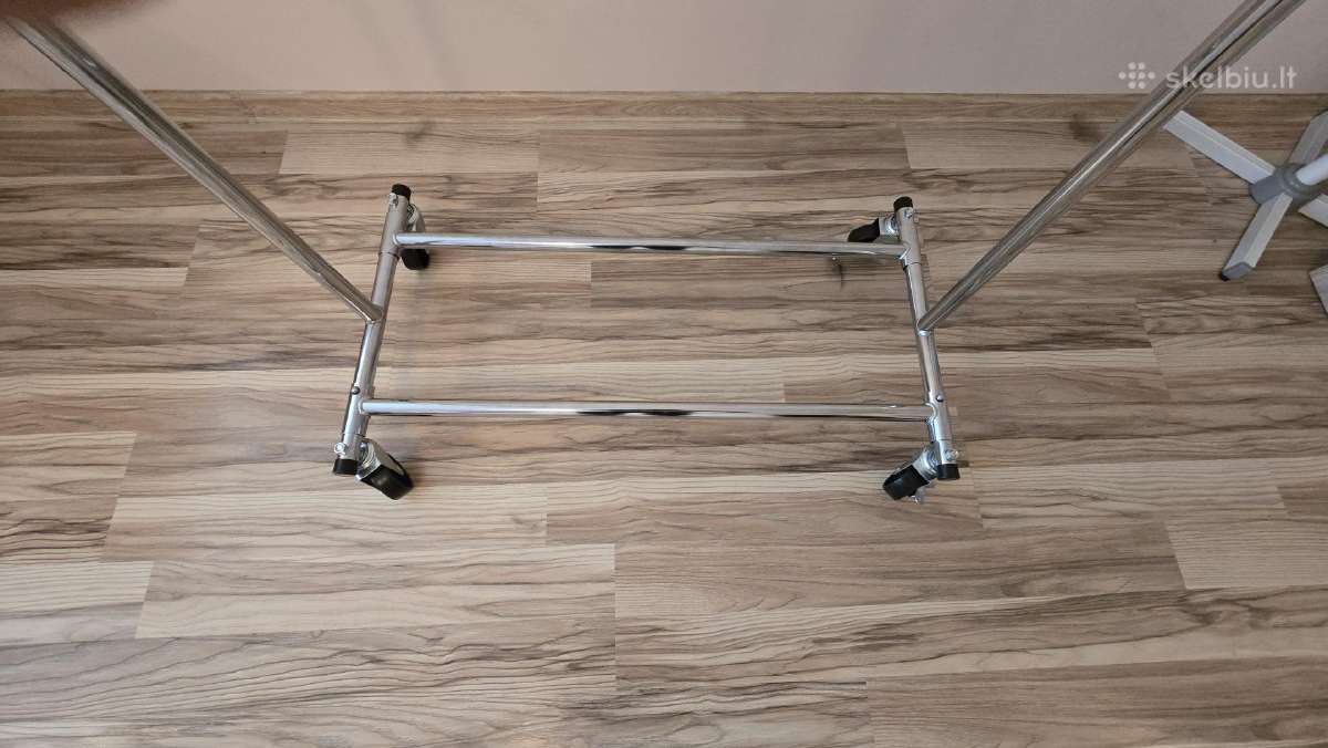 Metalinė drabužių kabykla ant ratukų - nuotraukos Nr. 2