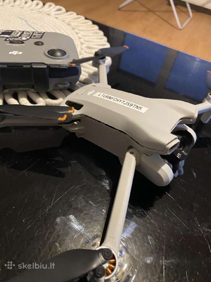 Dji Mini 3 dronas su pultu ir 2 veikiančiomis ba - nuotraukos Nr. 2