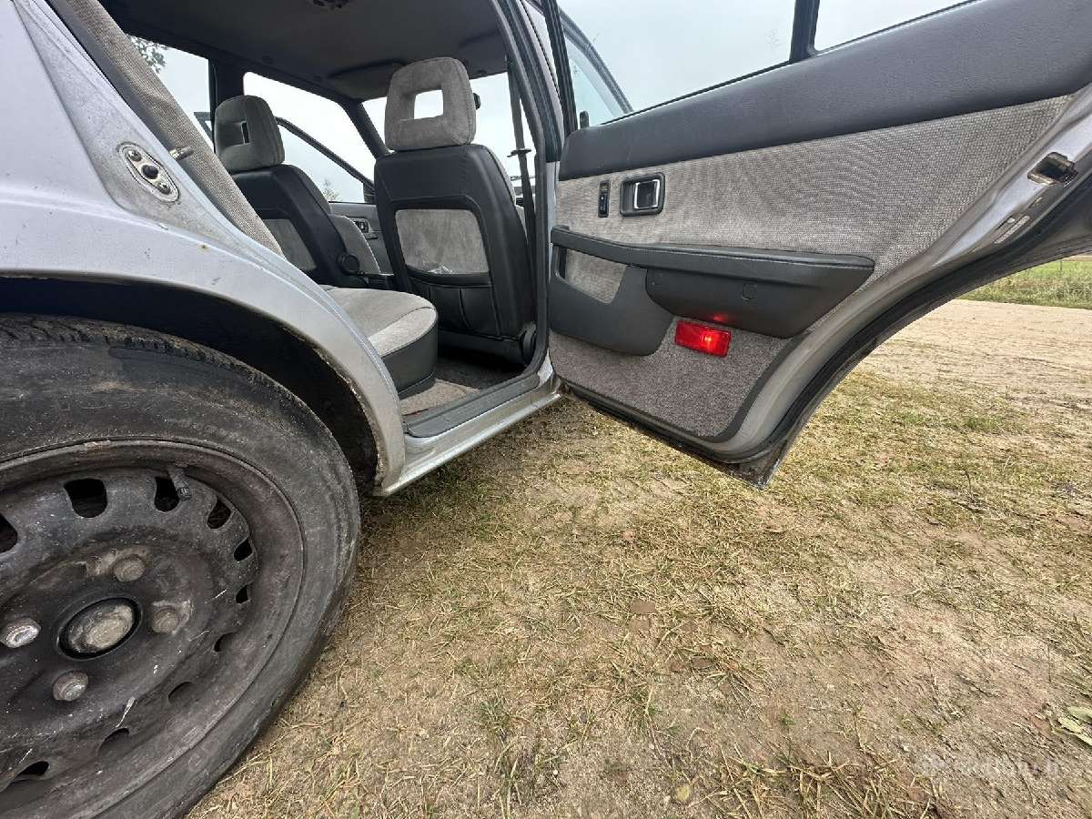 Mazda 626 2litrai benzinas - nuotraukos Nr. 4