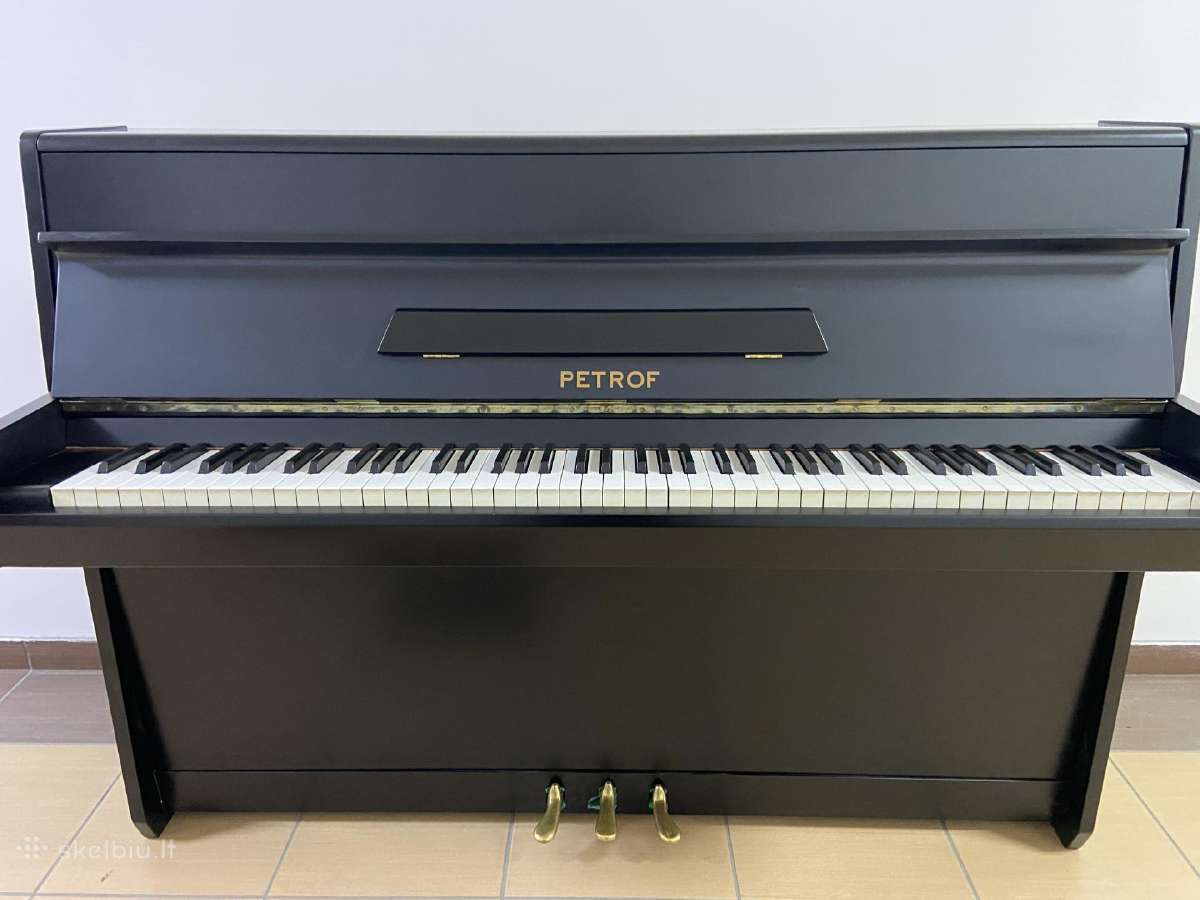 Parduodamas juodas pianinas Petrof mod. 102 Čekija - nuotraukos Nr. 3