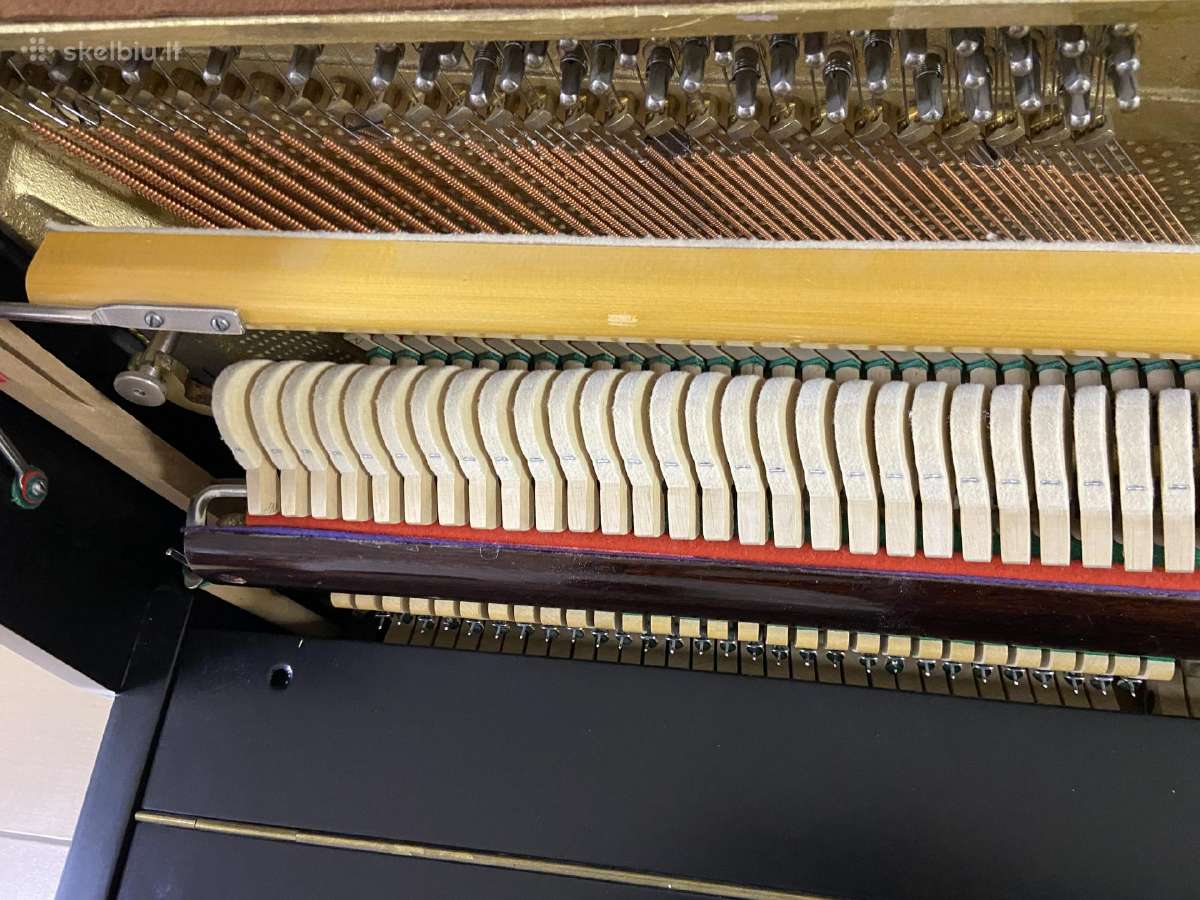 Parduodamas juodas pianinas Petrof mod. 102 Čekija - nuotraukos Nr. 8