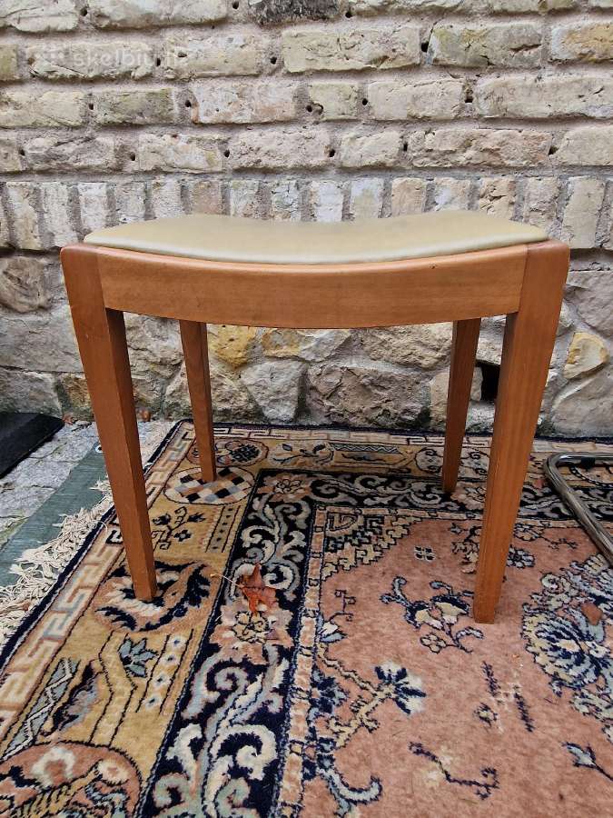 Vintažinės mid century interjerinės kėdės ir pufai - nuotraukos Nr. 14