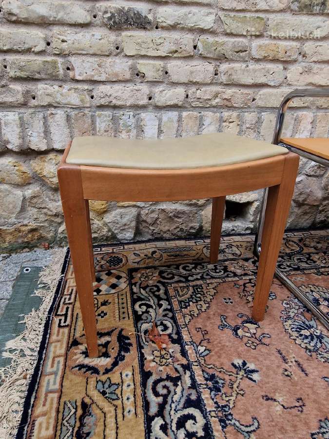 Vintažinės mid century interjerinės kėdės ir pufai - nuotraukos Nr. 26