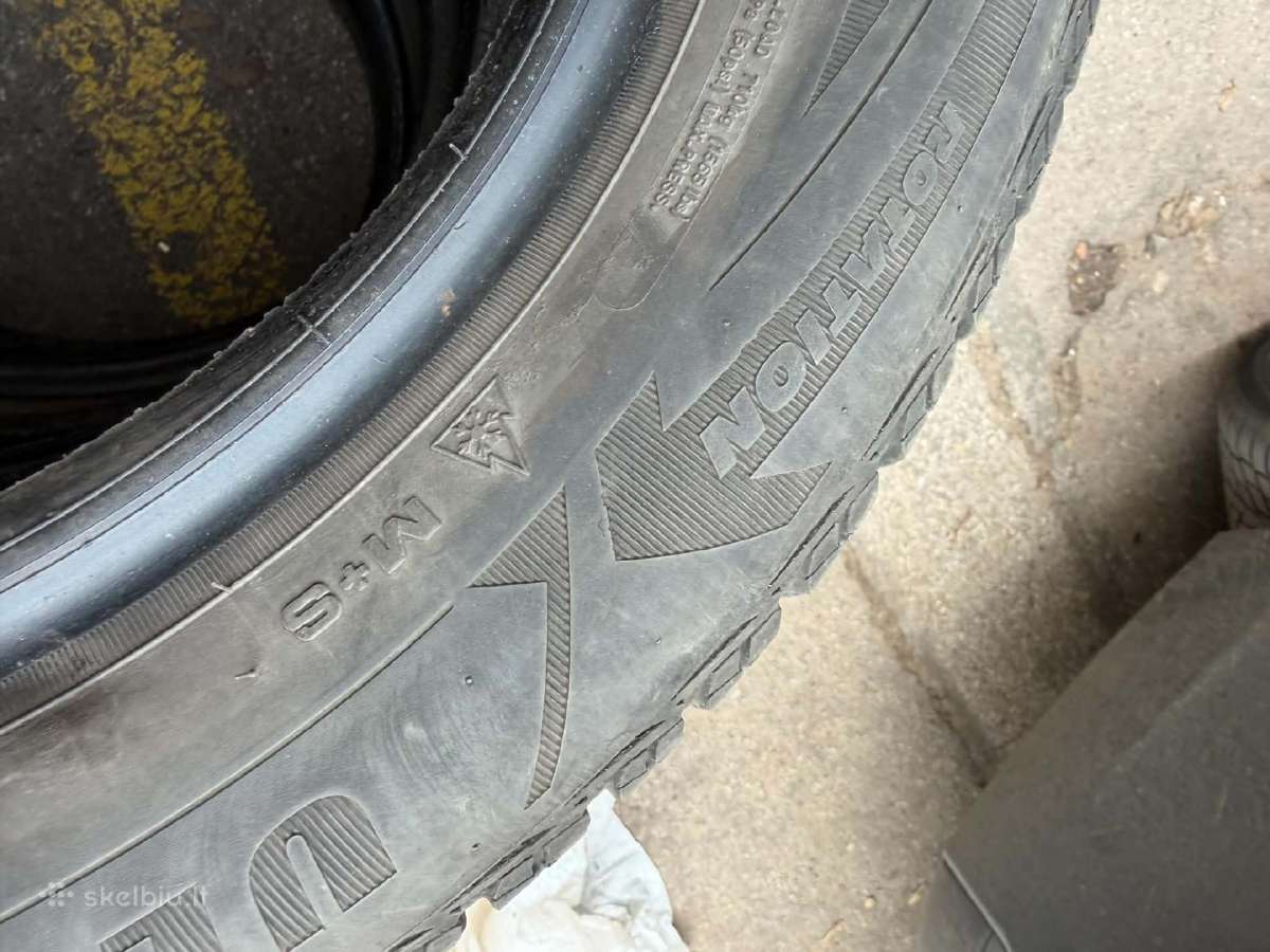 205/60/16 Goodyear Ultragrip žieminių padangų - nuotraukos Nr. 3