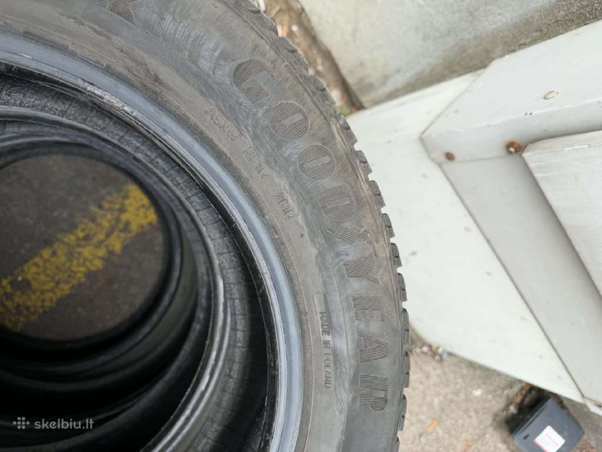205/60/16 Goodyear Ultragrip žieminių padangų - nuotraukos Nr. 4
