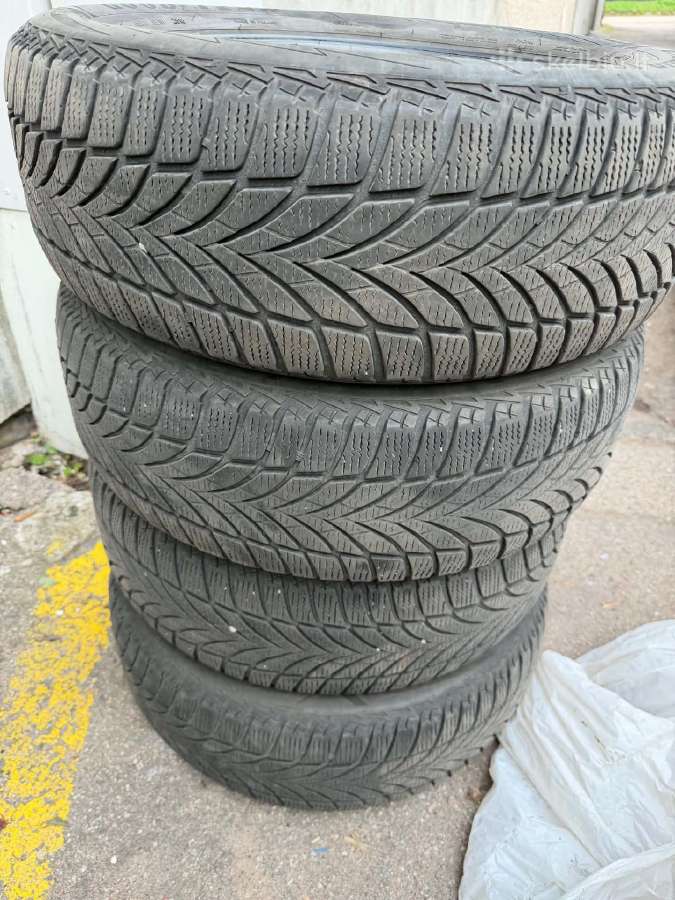 205/60/16 Goodyear Ultragrip žieminių padangų - nuotraukos Nr. 8