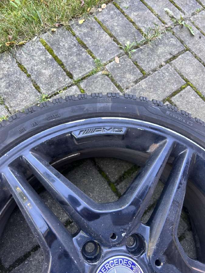 Mersedes Amg ratai su padangomis - nuotraukos Nr. 2