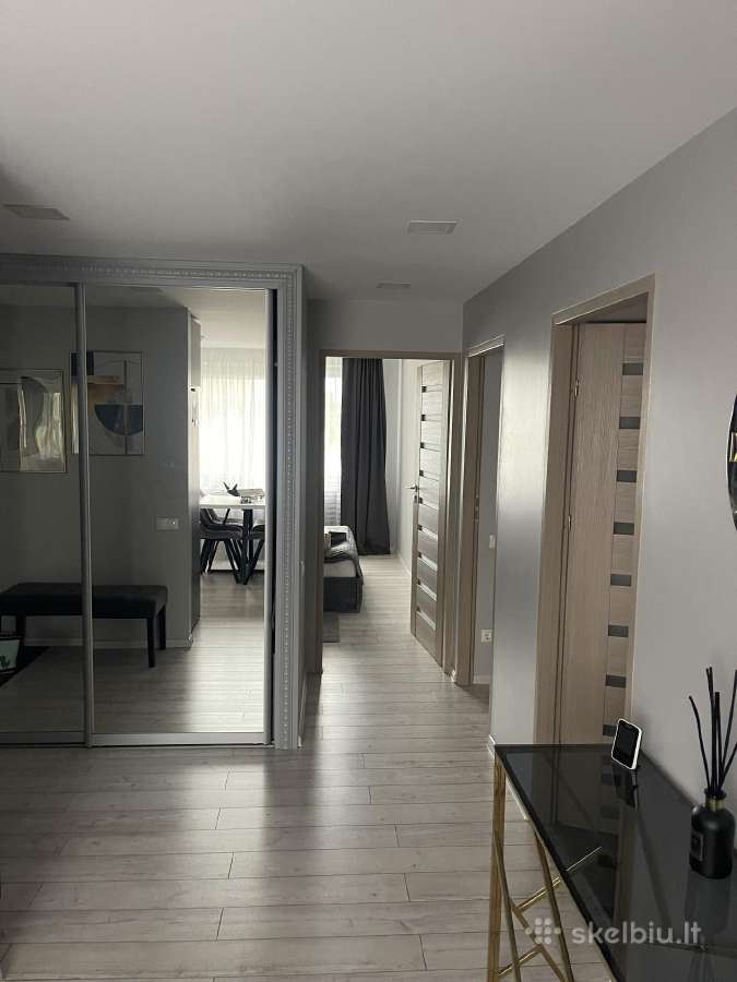 Pilnai renovuotas 4 kambarių butas - nuotraukos Nr. 4
