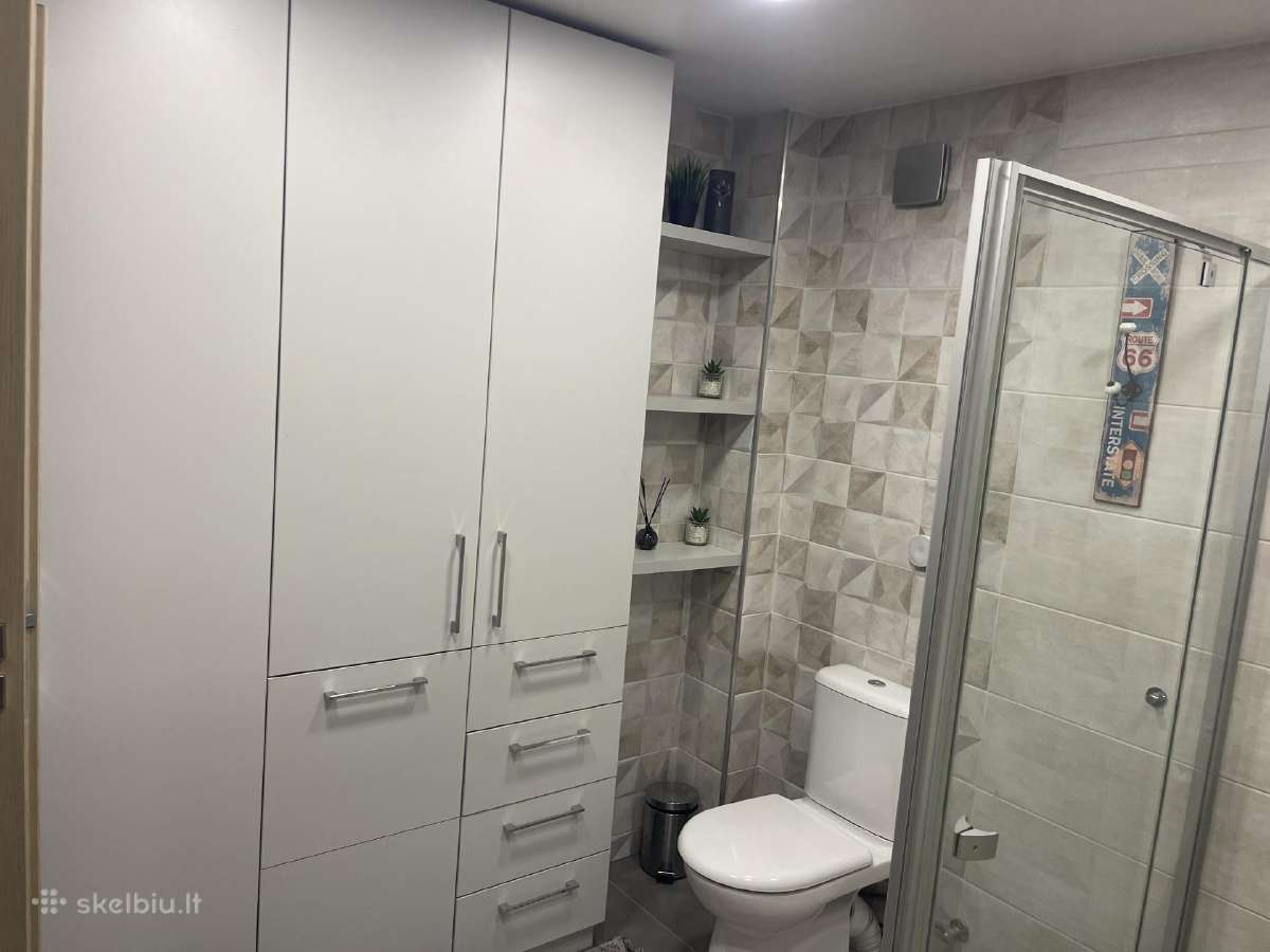 Pilnai renovuotas 4 kambarių butas - nuotraukos Nr. 12
