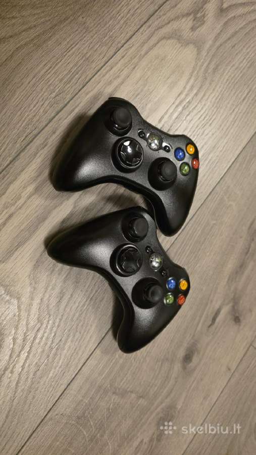 Xbox 360 ir du pulteliai - nuotraukos Nr. 4