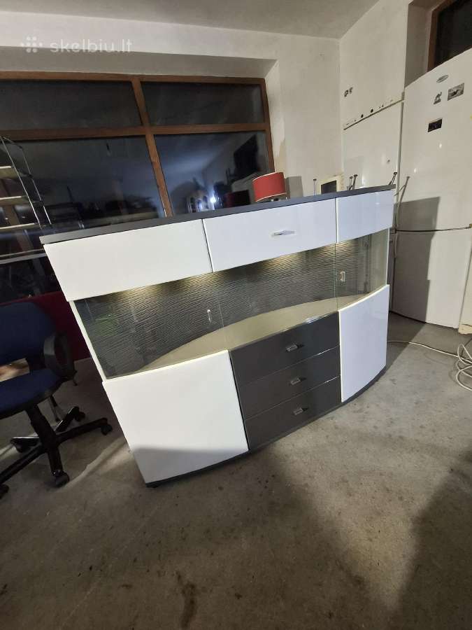 Puikios bukles didele spintele su apsvietimu - nuotraukos Nr. 4