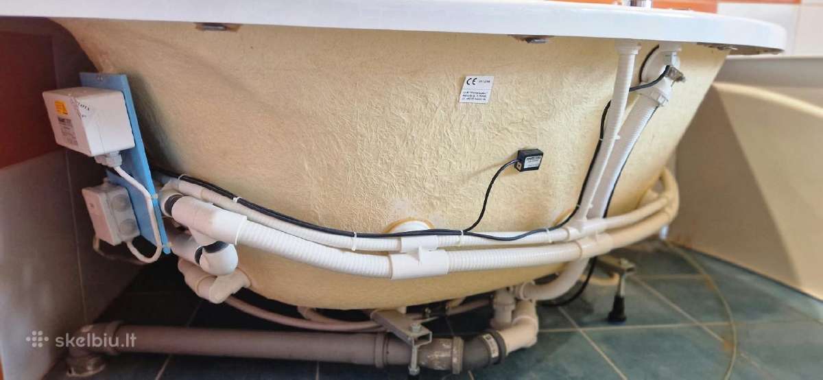 Parduodama erdvi hidromasažinė Jacuzzi vonia – pui - nuotraukos Nr. 5