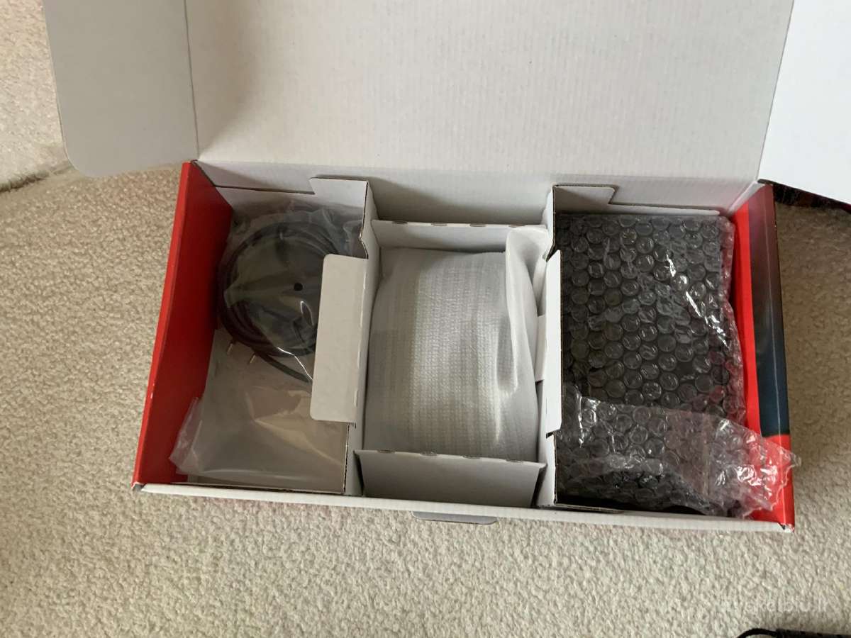 Nintendo Switch V2 konsolė (pilnas komplektas + dė - nuotraukos Nr. 8