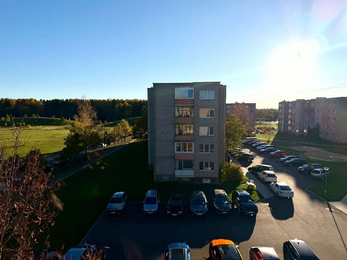 Parduodamas šviesus ir erdvus 3 kamb. butas - nuotraukos Nr. 2