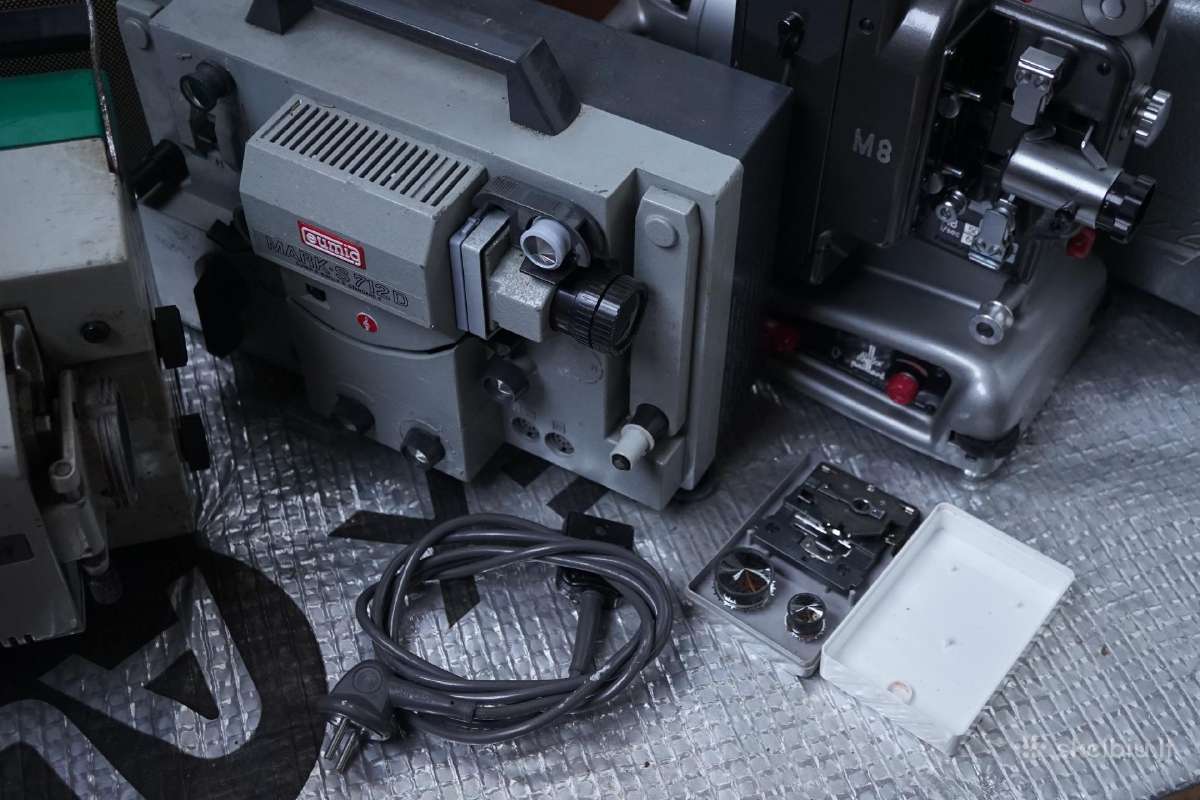 Parduodama įvairių kino projektorių kolekcija - nuotraukos Nr. 19