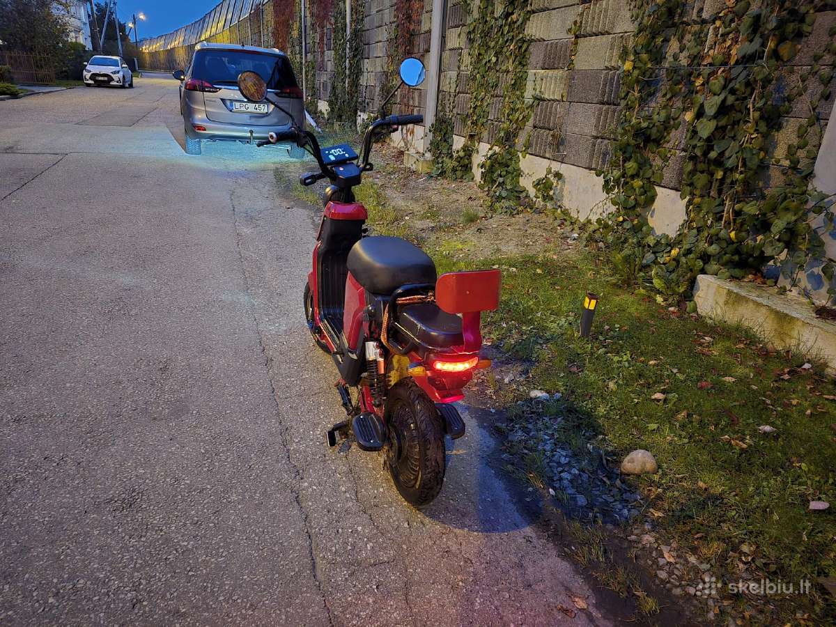 Elektrinis motoroleris - nuotraukos Nr. 3