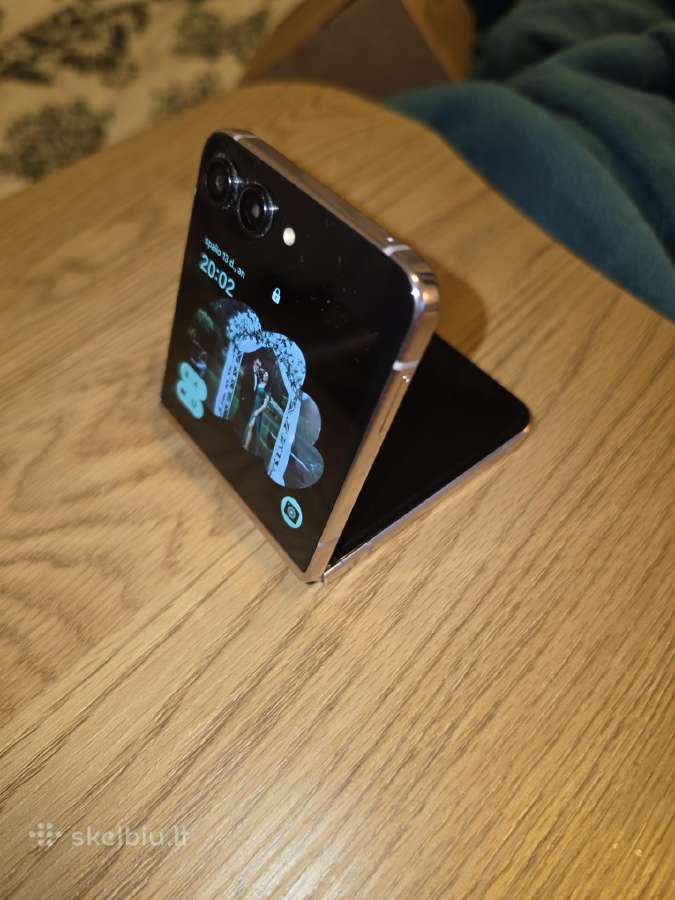 Samsung galaxy z flip 5 - nuotraukos Nr. 2