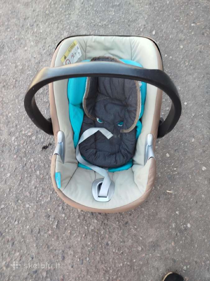 Dvi auto kedutes - nuotraukos Nr. 2