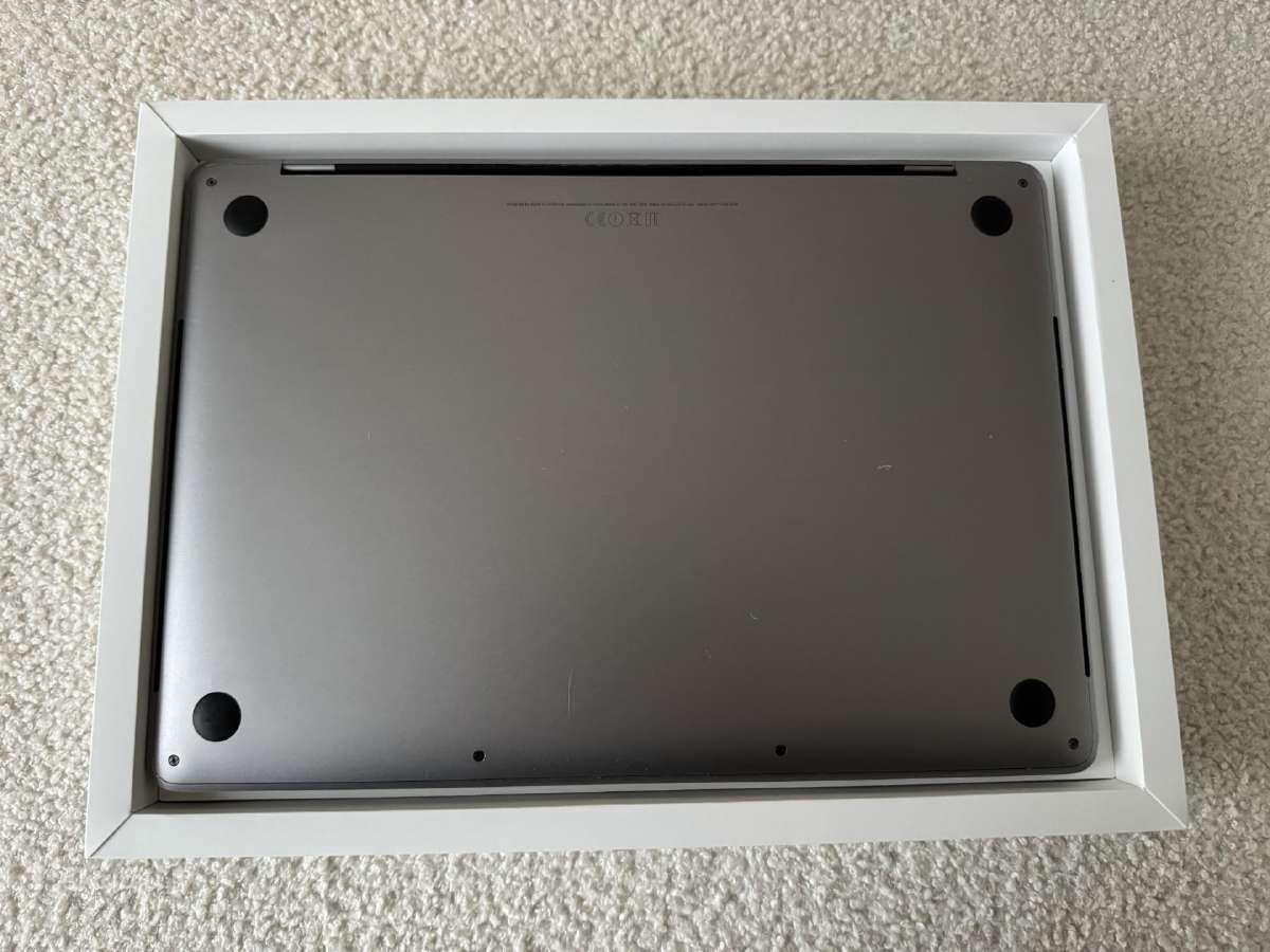 Apple MacBook Pro 13 2017 i5 8 GB 1 TB SSD - nuotraukos Nr. 3