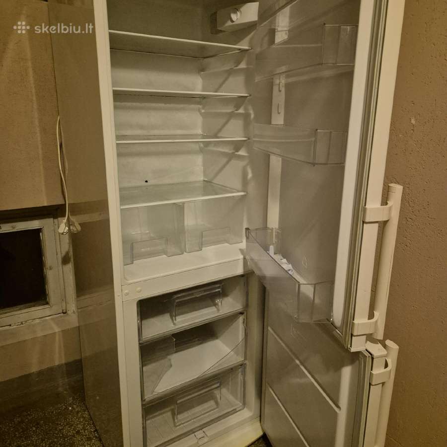 Skubiai. Atiduodu virtuvės baldų komplektą - nuotraukos Nr. 3