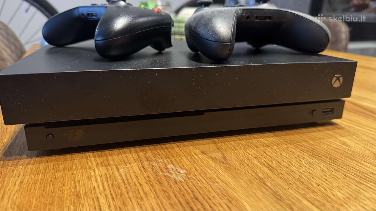 Xbox one x 1tb su dviem pultais - nuotraukos Nr. 2