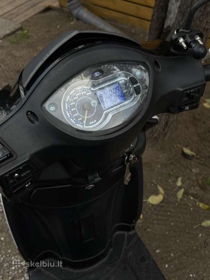 Motoroleris Sym 50cc - nuotraukos Nr. 2
