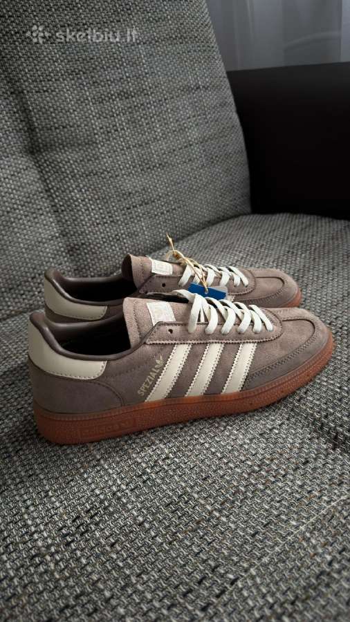 Laisvalaikio avalyne Adidas - nuotraukos Nr. 2