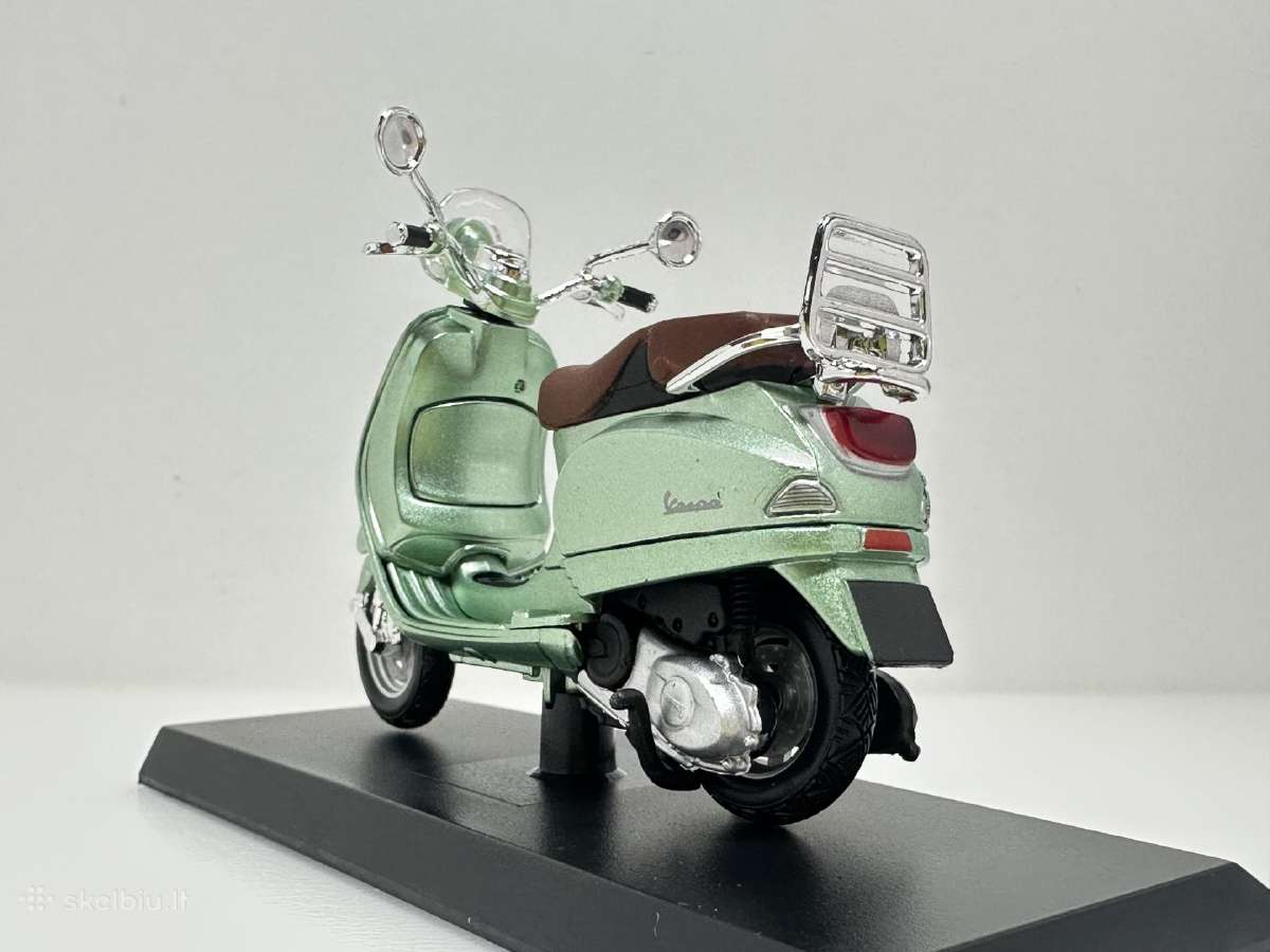 Piaggio Vespa Lxv 2014 motoroleris žalia 1:18 M - nuotraukos Nr. 3