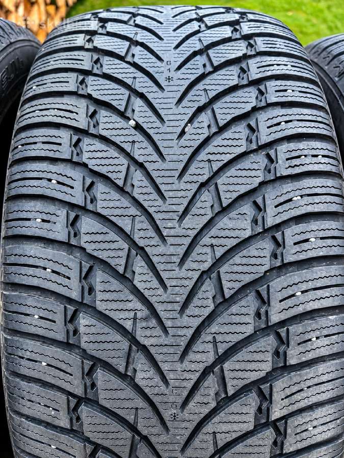 Parduodamos Nokian žieminės padangos 275/45 R20 - nuotraukos Nr. 9
