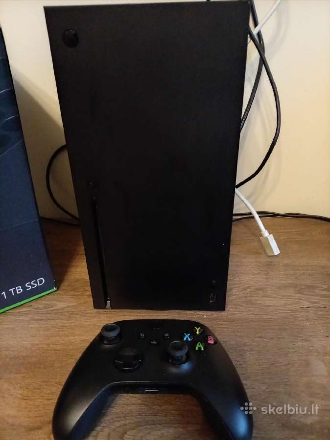 Naudotas Xbox series X su 4 žaidimo diskais - nuotraukos Nr. 2