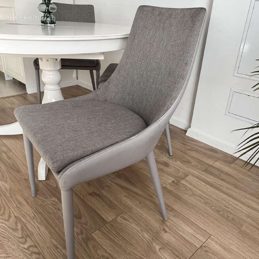 Parduodamas Ikea išskleidžiamas stalas su 4 kėdėmi - nuotraukos Nr. 4