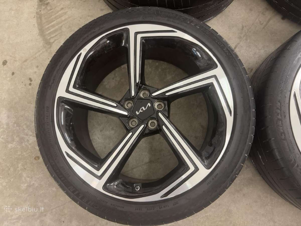 Kia ev6 GT ratlankiai 21 - nuotraukos Nr. 3