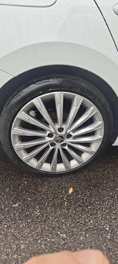 225/40 R19 ratlankiai - nuotraukos Nr. 2