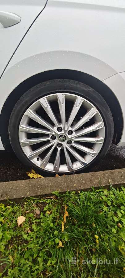 225/40 R19 ratlankiai - nuotraukos Nr. 3