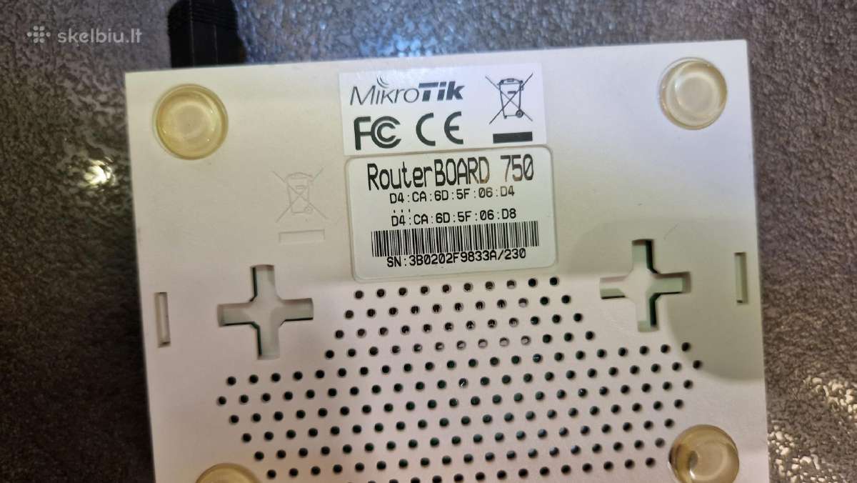 Router (maršrutizatorius) Mikrotik Routerboard750 - nuotraukos Nr. 3