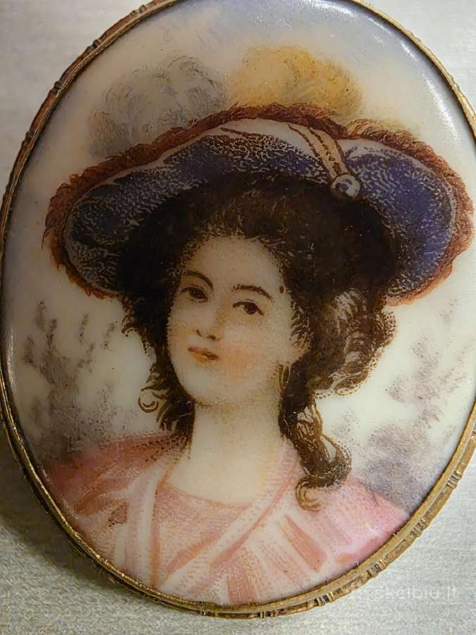 Vintage natūrali kriauklė ir porcelisno sagės - nuotraukos Nr. 12