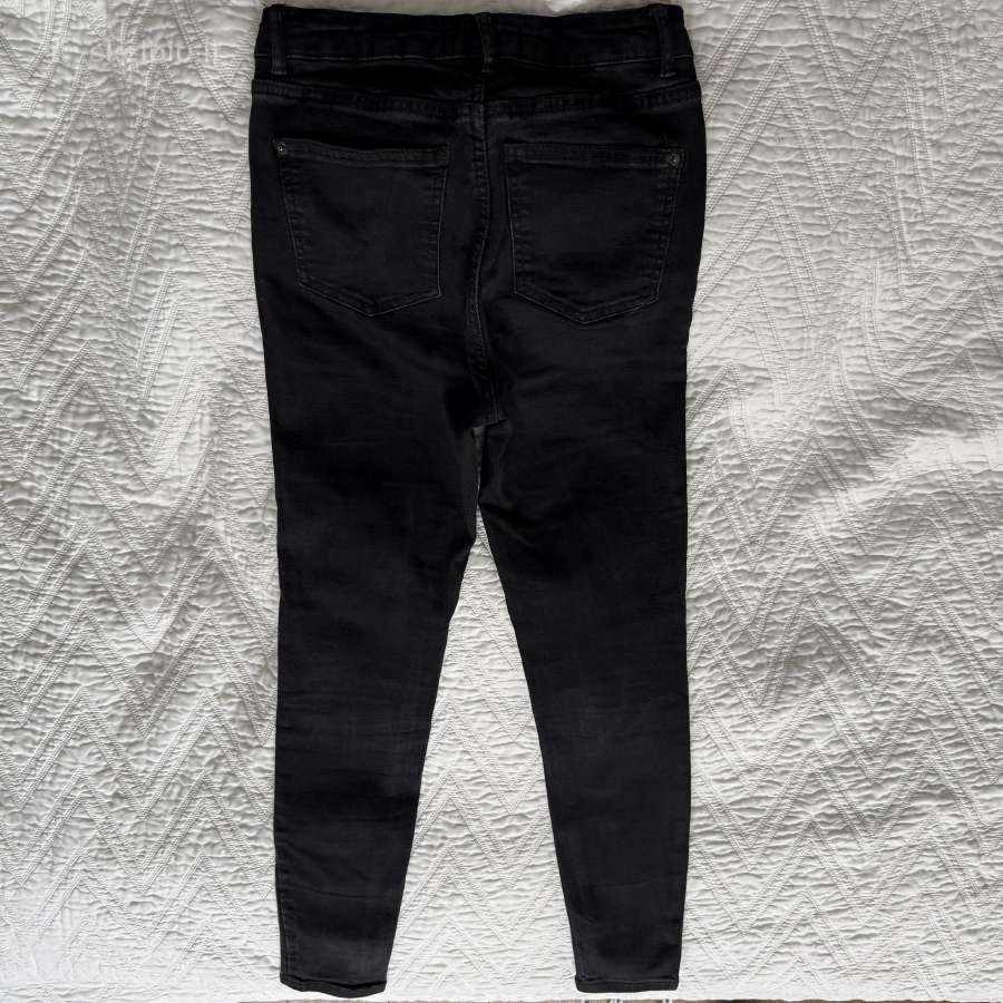Juodi siauri džinsai Reserved, dydis 34 (XS) - nuotraukos Nr. 3