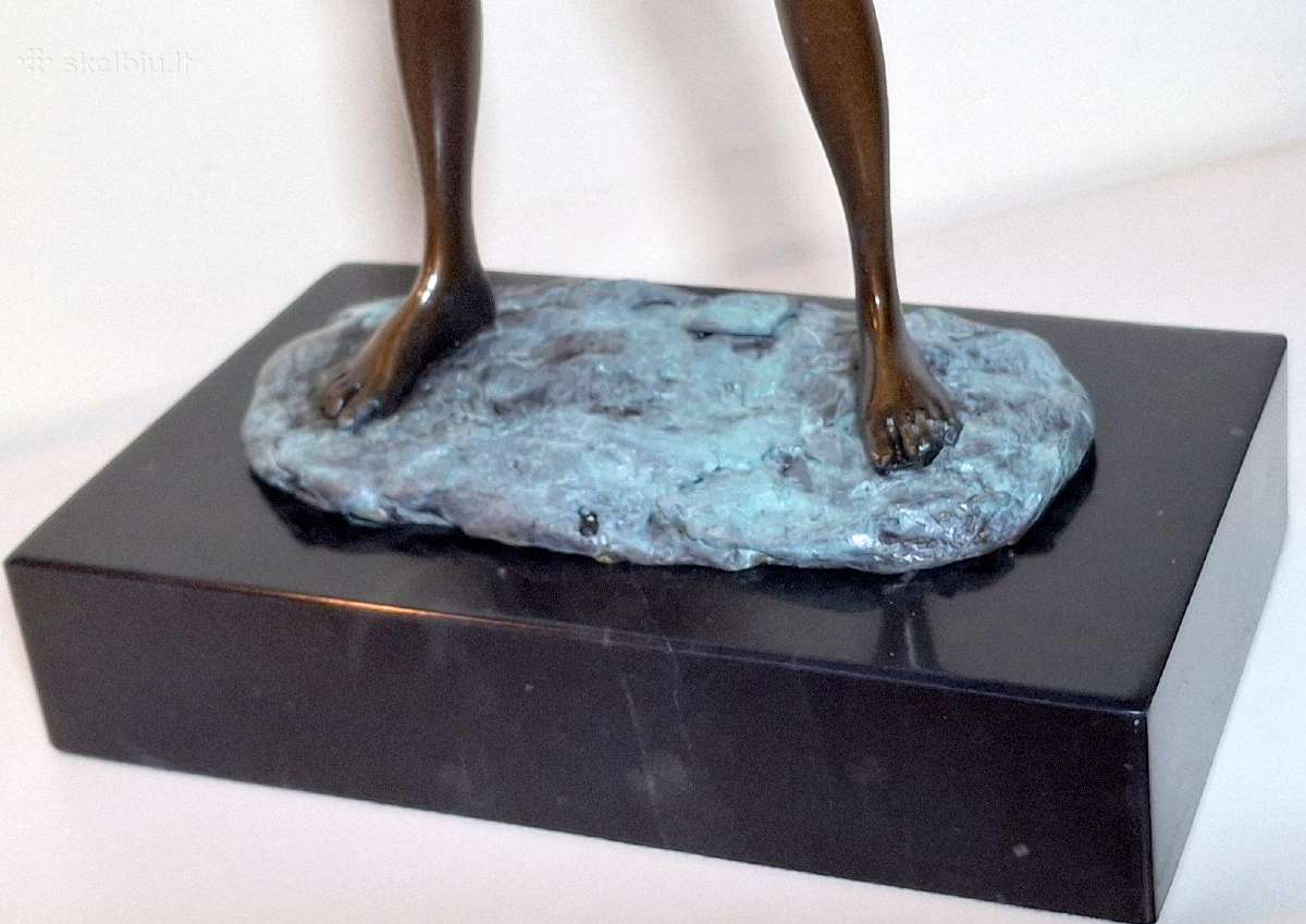 Moters bronzinė skulptūra su žalia patina, 36 cm - nuotraukos Nr. 8