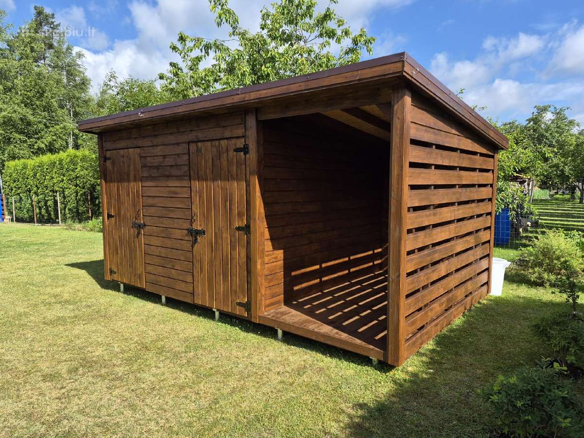 Stovas vijoklinėm gėlėm. - nuotraukos Nr. 12
