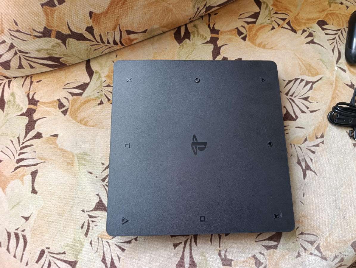 Playstation 4 slim atrišta Golden Hen 500 GB - nuotraukos Nr. 4