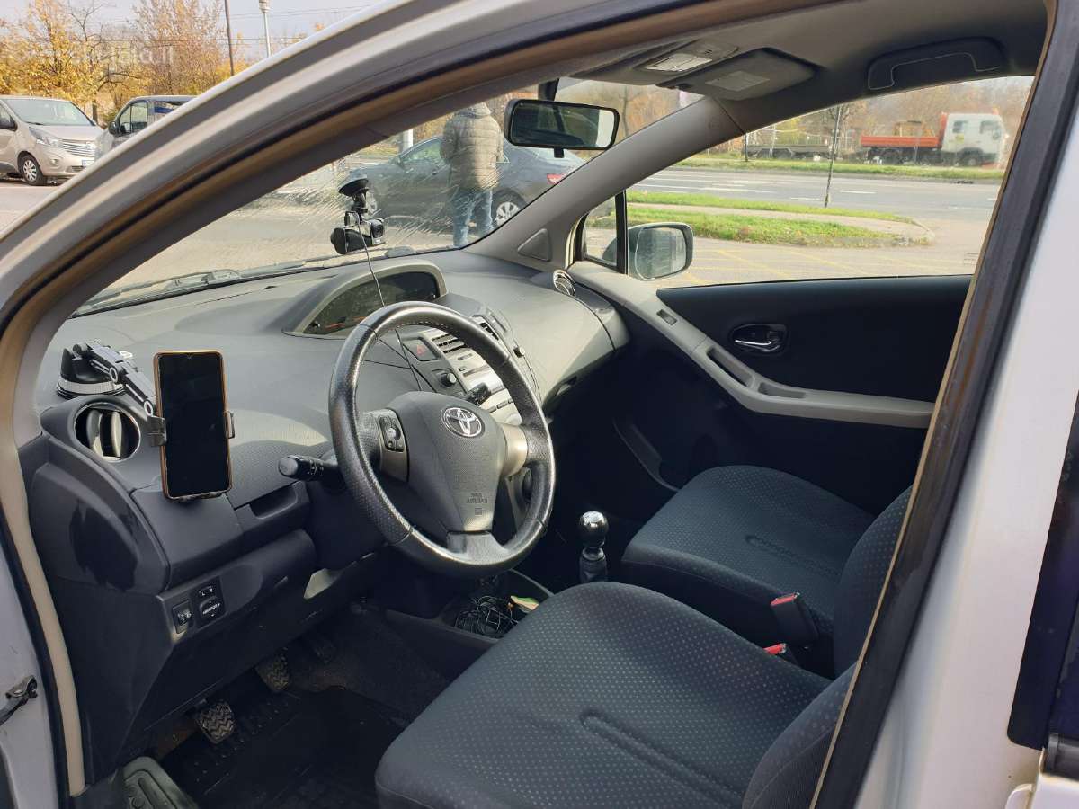 Parduodu automobilį Toyota Yaris - nuotraukos Nr. 6