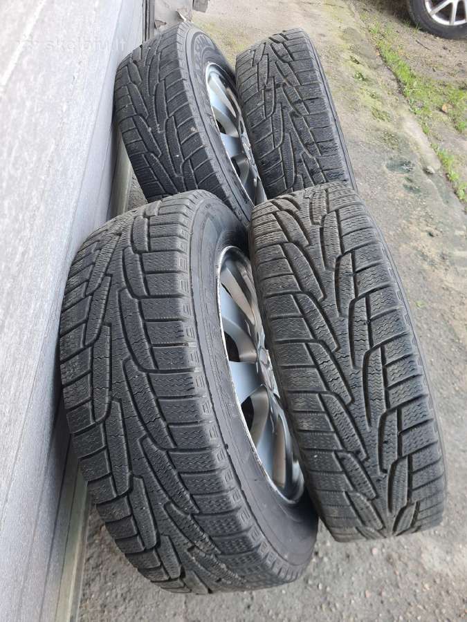 Parduodu R15 ratlankius su žieminėmis padangomis - nuotraukos Nr. 11