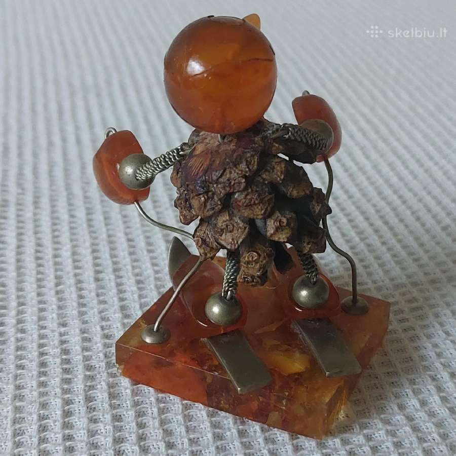 Gintarinė figūrėle " Slidinikas " ( taryb. laikų ) - nuotraukos Nr. 3
