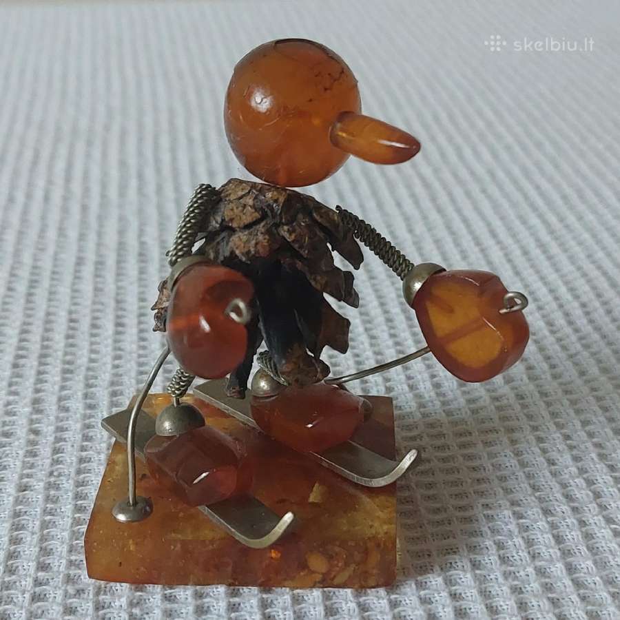 Gintarinė figūrėle " Slidinikas " ( taryb. laikų ) - nuotraukos Nr. 5