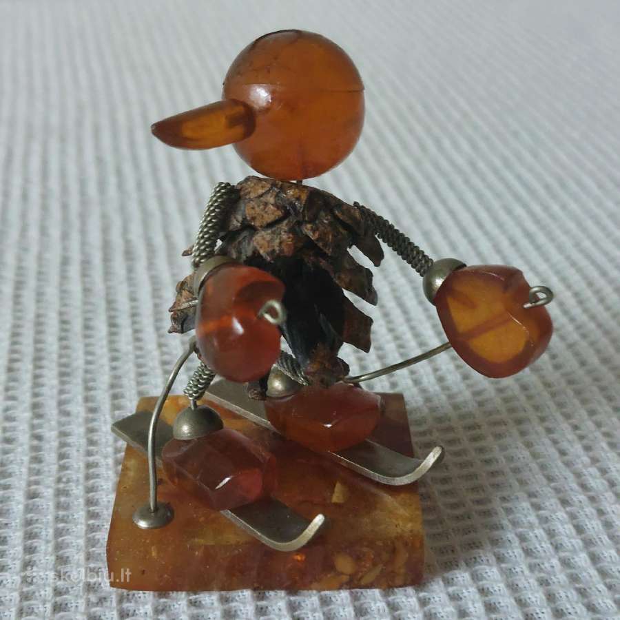 Gintarinė figūrėle " Slidinikas " ( taryb. laikų ) - nuotraukos Nr. 6