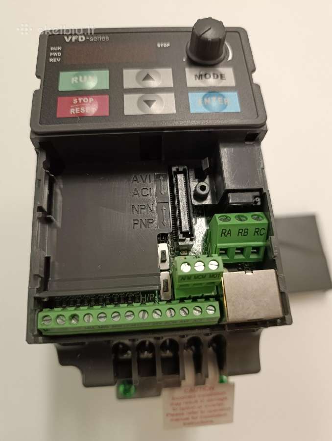 Dažnio keitiklis 230v 0.75kw - nuotraukos Nr. 7