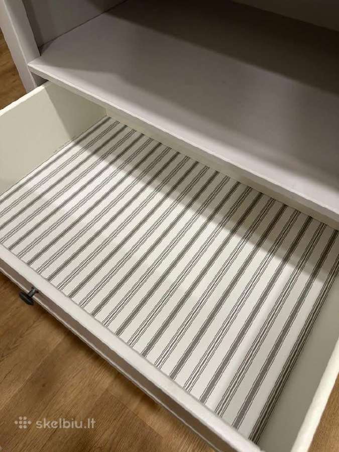 Komoda ir vystymo stalas. - nuotraukos Nr. 2
