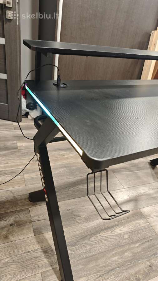 Kompiuterio stalas LED + komoda - nuotraukos Nr. 4