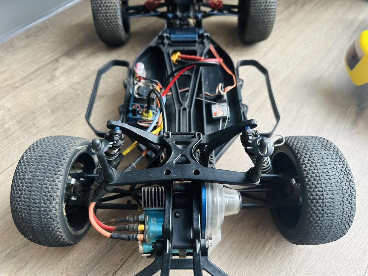 Team Associated Sc10 brushless - nuotraukos Nr. 8